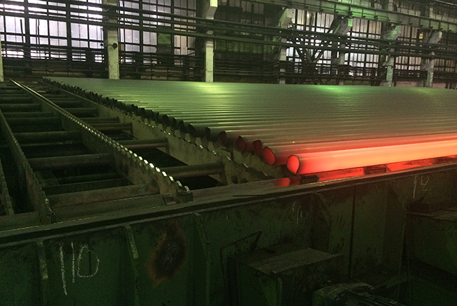 Seamless steel tubes on the cooling bed of the PQF plant at Tagmet Image: © SMS Group