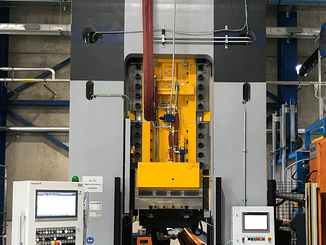 With the new servo spindle press, Kaiser Aluminium-Umformtechnik is further expanding its leading market position. Image: © Schuler