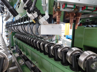 The three-roller bending unit of the SMS pipe forming station in detail © SMS Group