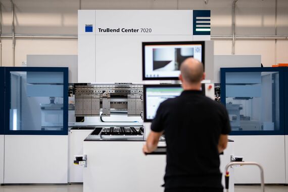 With the TruBend Center 7020, users can create their bending program on the computer with just a few clicks. Image: © Trumpf