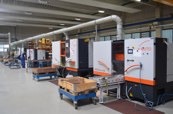 The machine park at Werner Weitner includes six other models from Kasto - most of them from the universally applicable Kasto automatic bandsaw series. © Kasto
