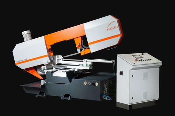 Also for the workshop sector, Kasto has developed the versatile Kastomicut U 4.6 semi-automatic double-sided swing frame bandsaw and the Kastomicut E 4.6 manual swing frame bandsaw. © Kasto