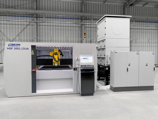 Ferro Service Sp z o.o invested in two fiber laser systems for flexible chamfers on different sheet thicknesses for the rapid production of precisely reproducible series parts. These each have a shuttle table with a machining area of 3,000 x 1,500 mm. © MicroStep Europe