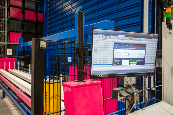 The system is controlled by the Kastologic warehouse management software. It independently manages article and warehouse data as well as processing orders. © Kasto