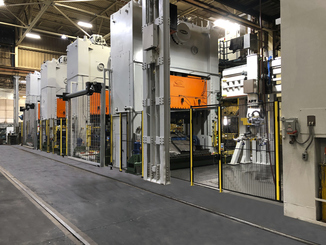 AP&T wurde beauftragt, eine bestehende Tandemlinie mit fünf Pressen bei Spartanburg Steel Products Inc. vollständig zu automatisieren. © AP&T