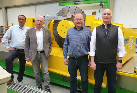 Partners for the construction of circular and longitudinal seam milling machines (from left): Christian Landau (Sales Manager Graebener), Dieter Kapp (Managing Partner Graebener), Christoph Wertebach (Design Engineer Graebener) and Andreas Bulla (Product Manager Ingersoll). © Ingersoll