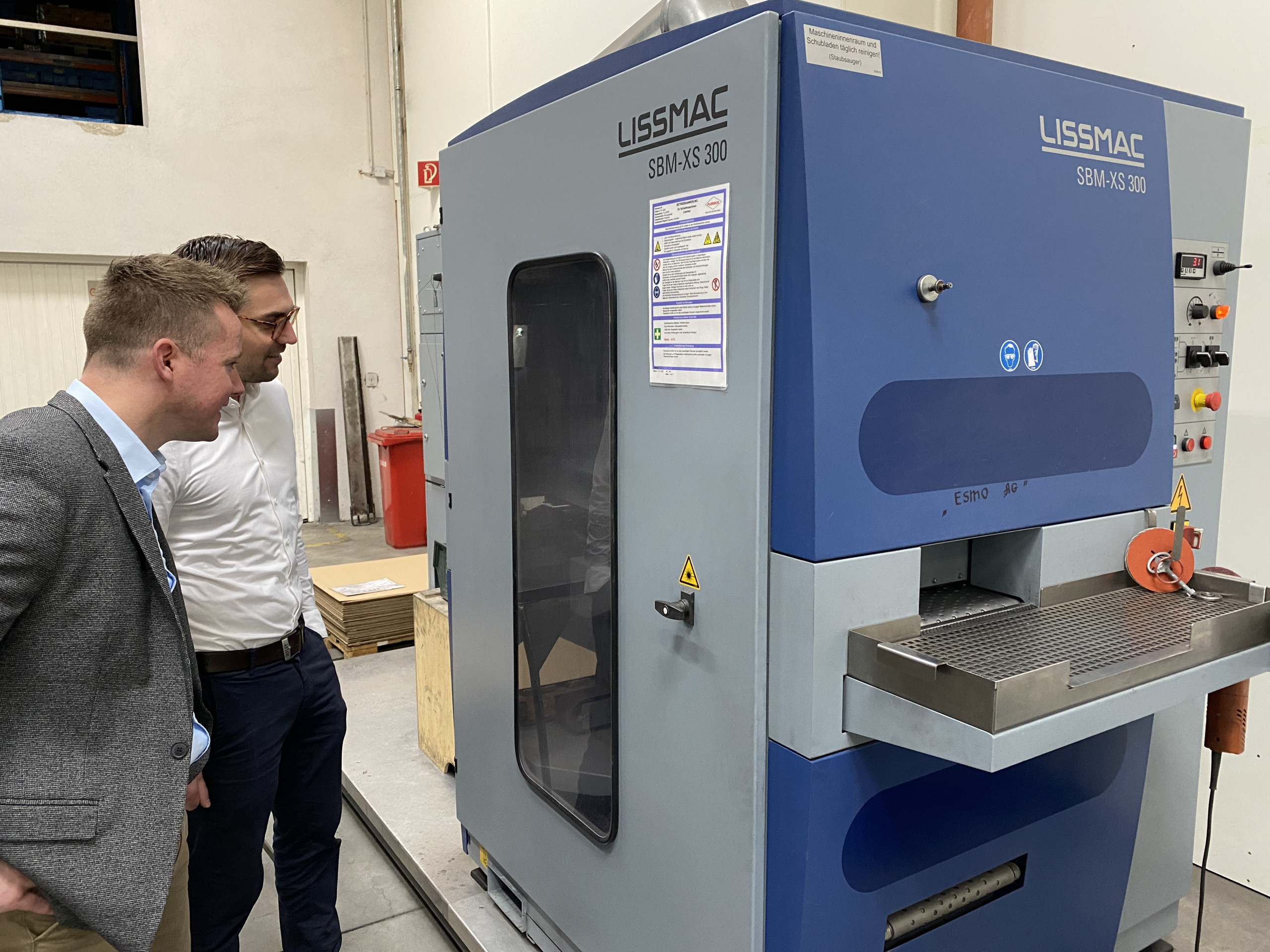 The newly acquired SBM - XS 300 G1E1 will be used for double-sided machining of small parts, especially for components with batch sizes of 5000 pieces per month, as well as for other small parts to bypass vibratory grinding and significantly minimize the throughput time of these parts. © Lissmac