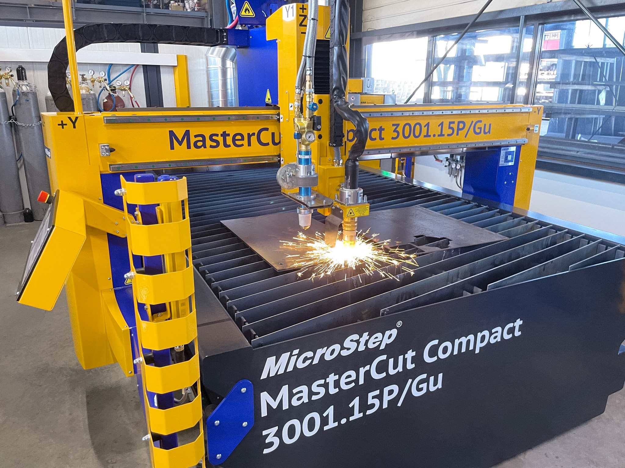At Summer Metallbau, the space-saving MasterCut Compact series has technologies for plasma cutting and oxyfuel flame cutting. This enables the Austrian company to realize its sheet metal cutting in a wide range of thicknesses itself and also for other companies. © Summer Metallbau GmbH