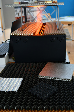 Feuerfestes High-Tech-Origami präsentierte die Foldcore GmbH. © Hochschule Landshut