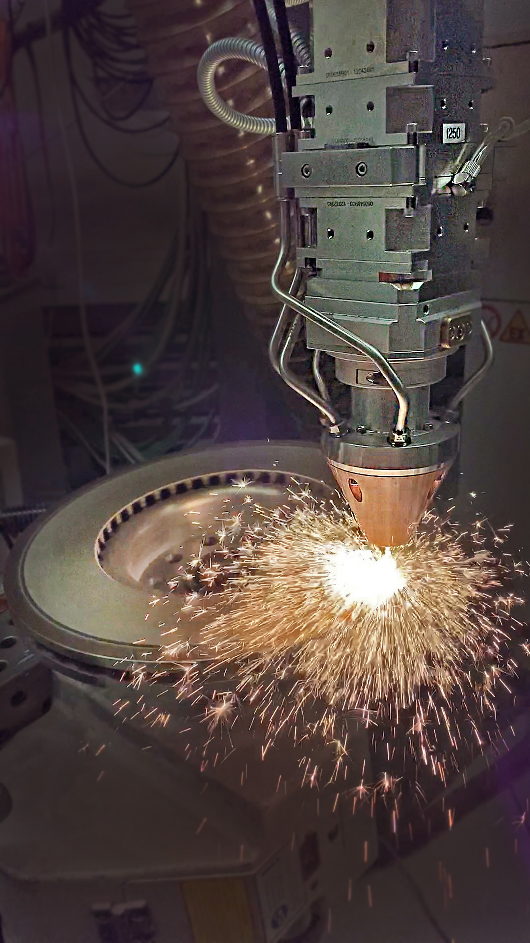 Laser coating of a powder-based brake disc. © Laserline