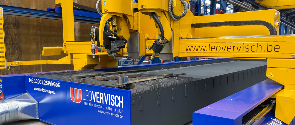 Die Leo Vervisch BV investierte in die 3D-Schneidanlage MG von MicroStep mit einer Arbeitsfläche von 12.000 x 2.500 mm zur vielseitigen Bearbeitung von Flachmaterial. © MicroStep Europa GmbH