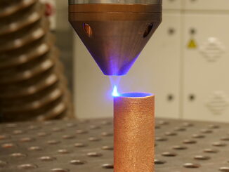 Additive Fertigung eines Kupferbauteils unter Einsatz eines blauen Diodenlasers. © Laserline