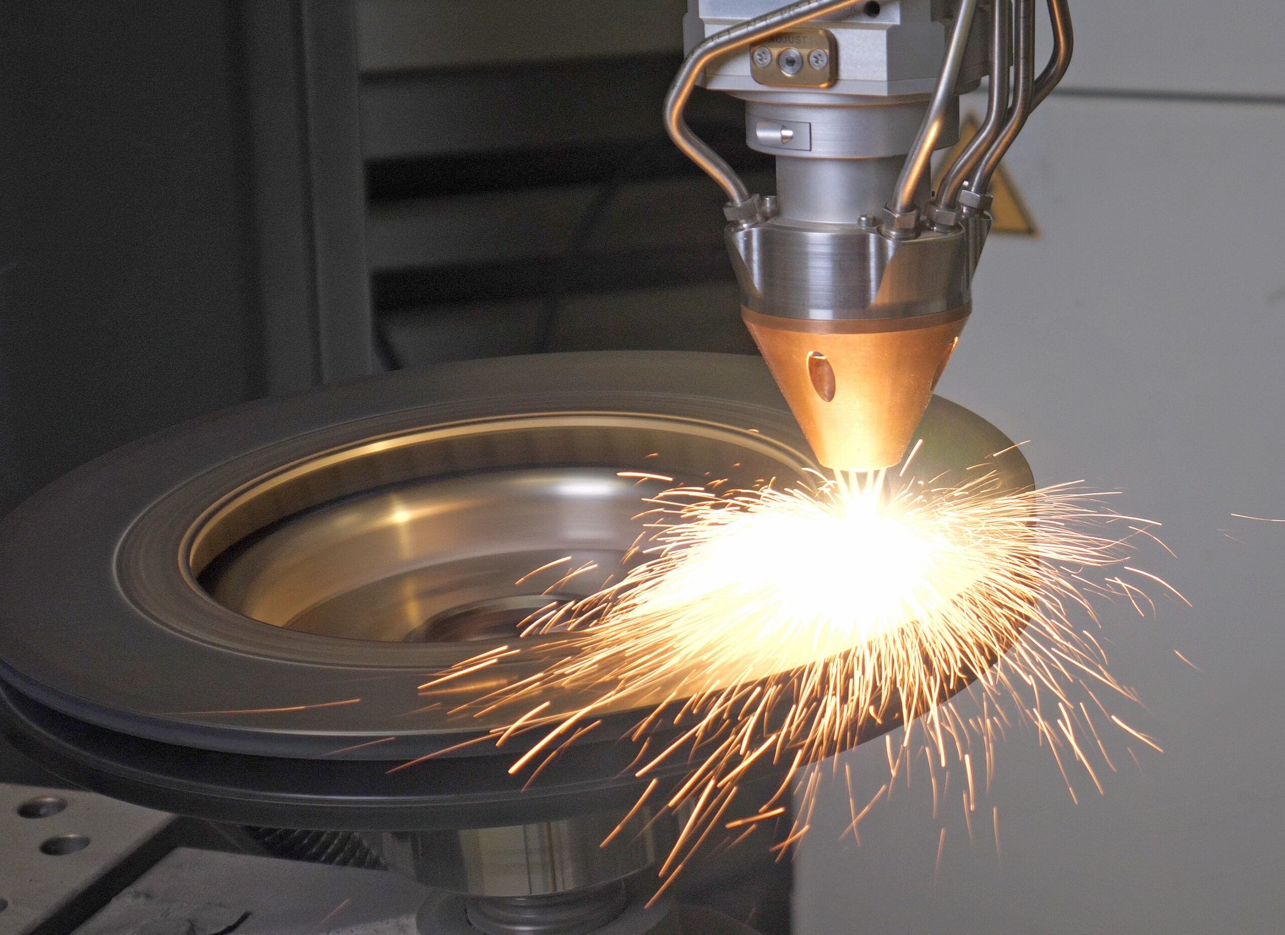 Powder-based laser coating of a brake disc. © Laserline