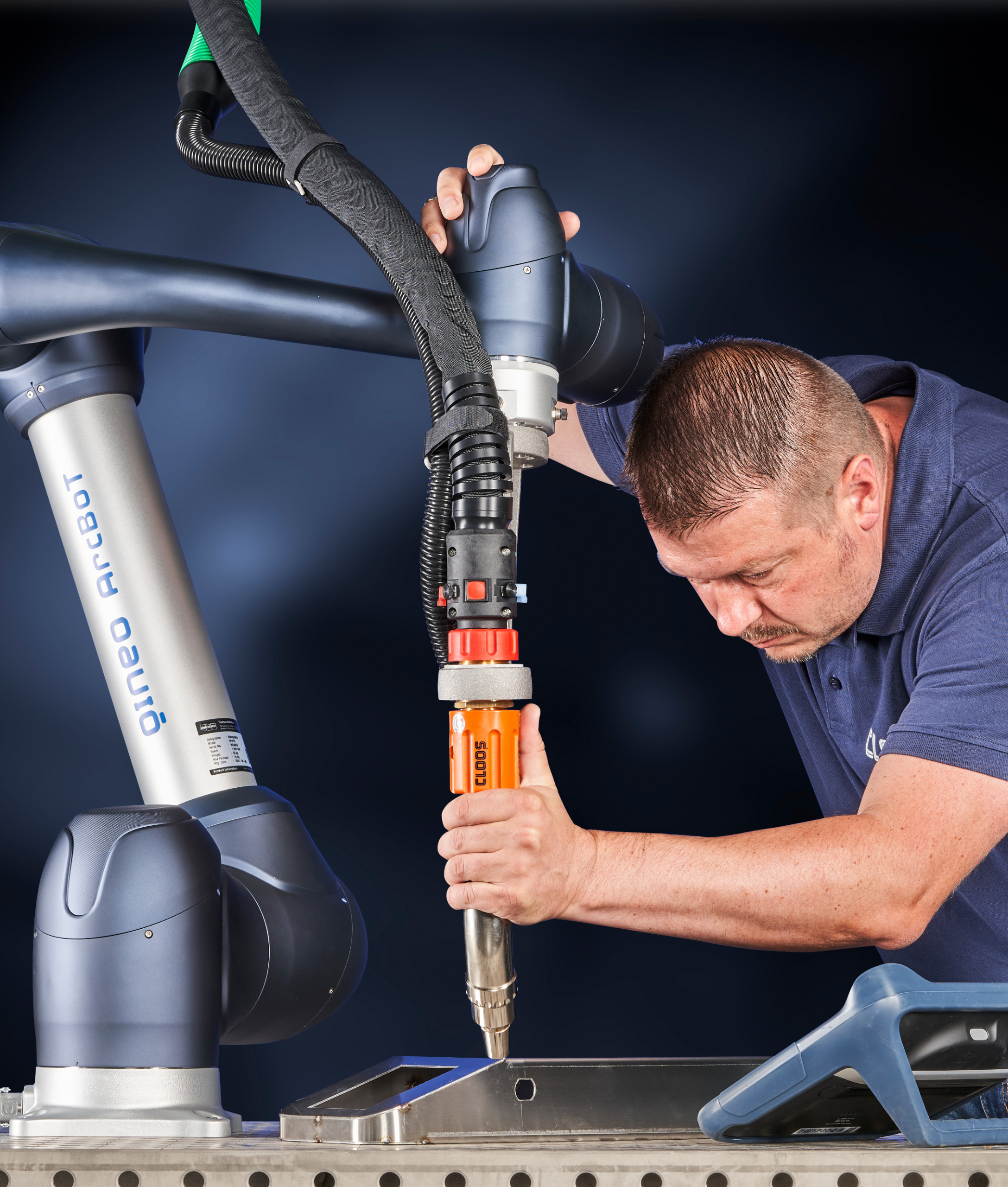 The Qineo ArcBoT relieves employees and ensures consistent, reproducible welding quality. © Cloos