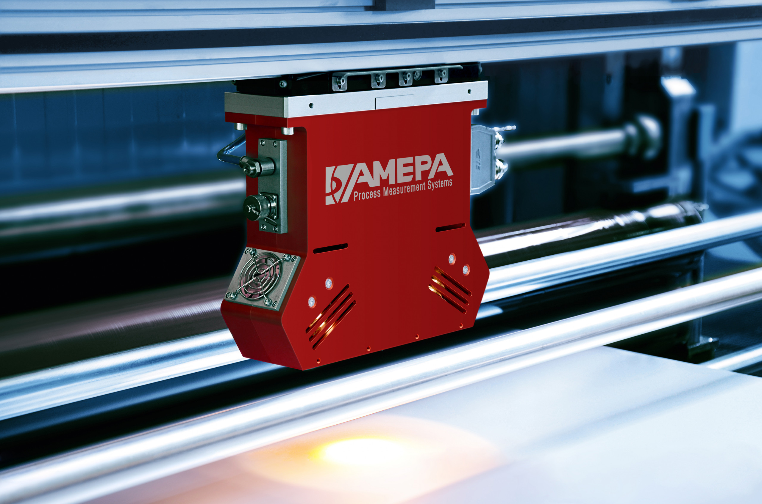 The new OFM 300 inline sensors from Amepa for measuring the oil layer achieve high measuring accuracy with lower maintenance costs. © Amepa GmbH