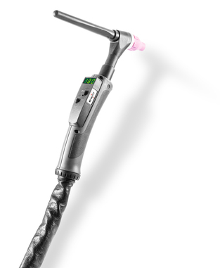 Der standardmäßig vorhandene 5-polige, digitale Schweißbrenneranschluss ermöglicht auch den An-schluss von WIG-Retox XQ-Schweißbrennern mit komfortabler Bedienung. © EWM