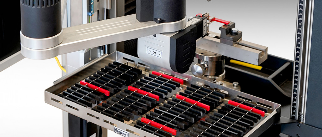 ALEX automatisiert Zug- und Biegeversuche und schafft damit wertvolle Freiräume für qualifiziertes Fachpersonal. © ZwickRoell