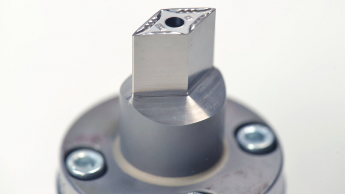 UKP-structured forming tool made of tungsten carbide-cobalt and subsequently polished with the same laser. The mechanical processing of such hard materials is associated with very high tool wear. © Fraunhofer ILT