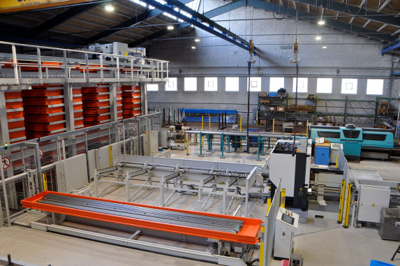 The new storage system improves work safety, as the goods are now automatically transferred to the saws - a big step forward compared to the old solution. © Kasto