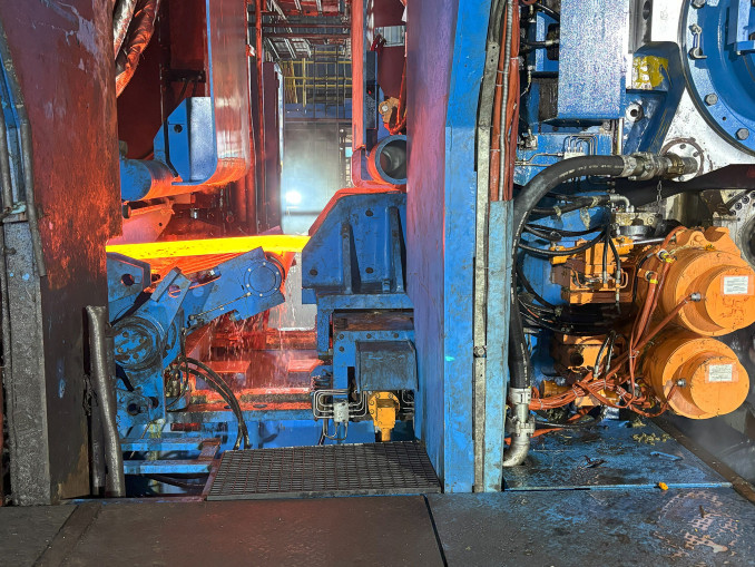 Die CSP-Anlage bei Tata Steel Jamshedpur kann nach der Modernisierung Coils bis auf 1 mm Dicke walzen. © SMS