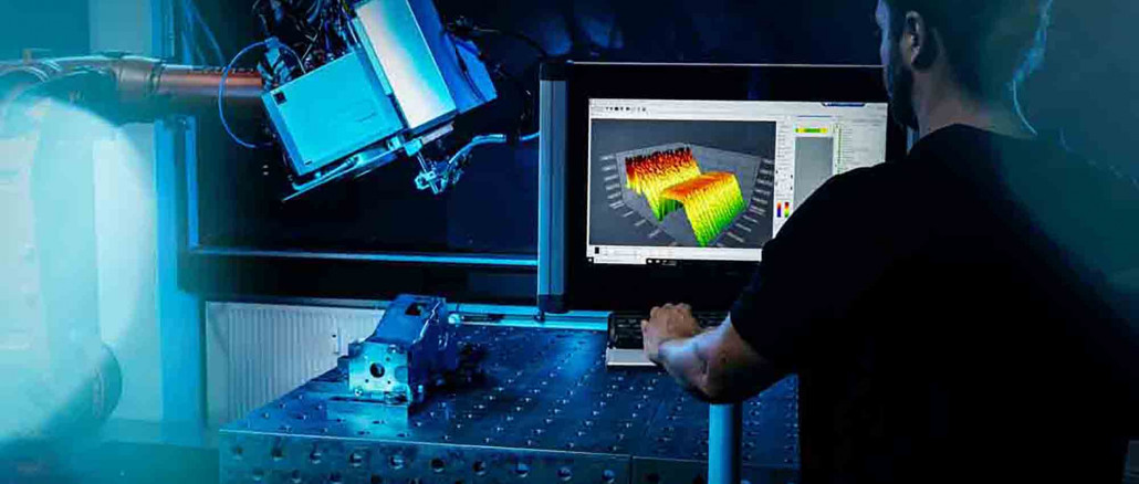 Das Blackbird OCT-System erlaubt es direkt im Laserschweißprozess die Topologie der Naht sowie die Einschweißtiefe zu erfassen und grafisch darzustellen. © Blackbird