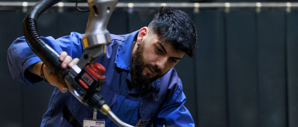 Cobots make life easier for welding professionals - and production more efficient for companies. © Fronius