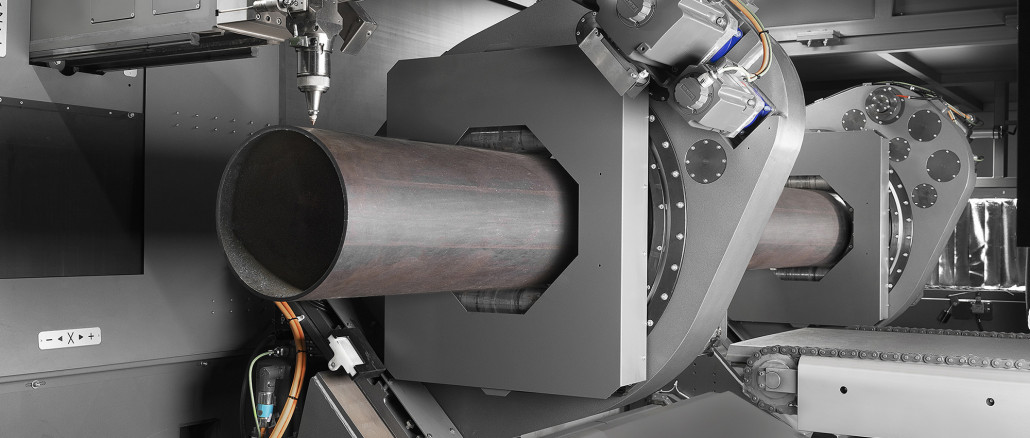 Rohre mit Durchmessern bis 355 mm und Profile mit Stangengewichten bis 100 kg/m kann der Rohrlaser LT14 Fiber bearbeiten. © BLM