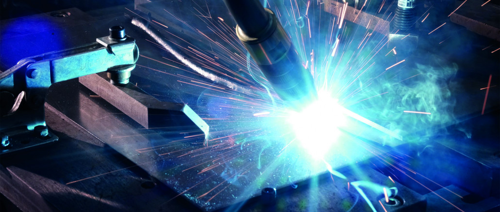 In der Industrie erfolgt das MSG-Schweißen oft automatisiert, deshalb ist eine Qualitätskontrolle im Prozess hilfreich. © Lessmüller