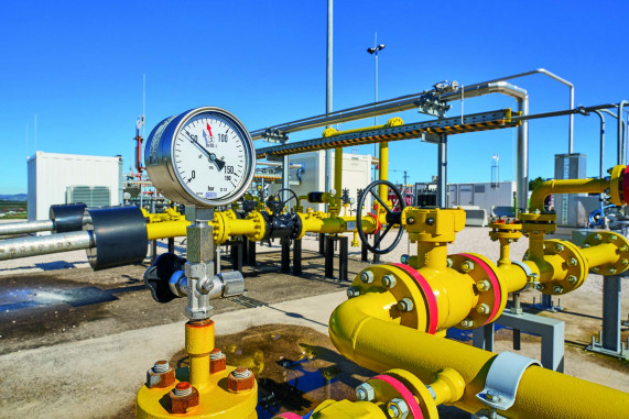 Die Leitungen des Wasserstoffspeichers der RAG Austria in Rubensdorf müssen unbedingt dicht halten. © Swen Gottschal /DIE GAS- UND WASSERSTOFFWIRTSCHAFT