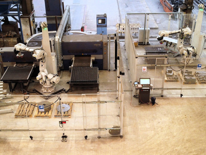 The best of both worlds: Salzgitter has deliberately chosen the EasyDebur for high-volume production and the EasyGrinder for complex components. © Teqram