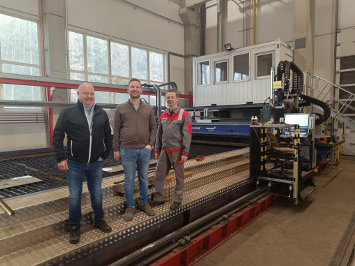 They see the system as a step forward: Rainhard Stockinger, Technical Purchasing at Kremsmüller; Hannes Gattermayer, Production Management; and Karlheinz Riedl, Work Planning (from left). © Messer Cutting Systems