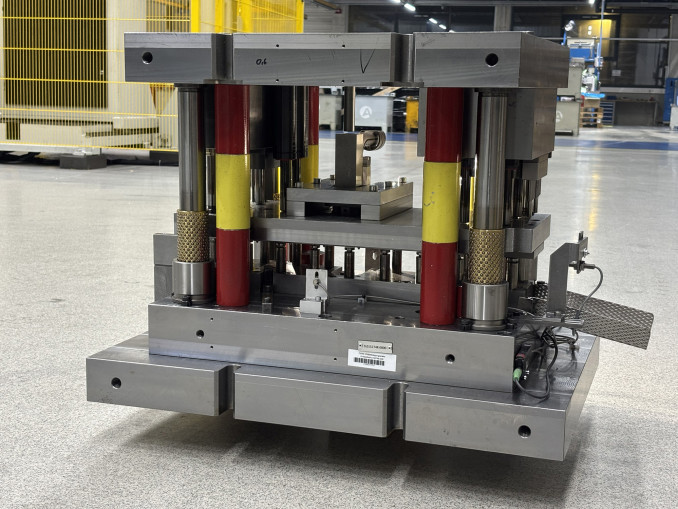 Einbaubeispiel für Einpresskopf in ein Presswerkzeug. © Arnold Umformtechnik