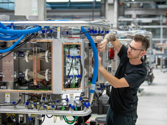 Die Mitarbeiter in der Lasermontage bei Trumpf erhalten bald neue Kollegen von Cutlite in Prato/Italien. © Trumpf