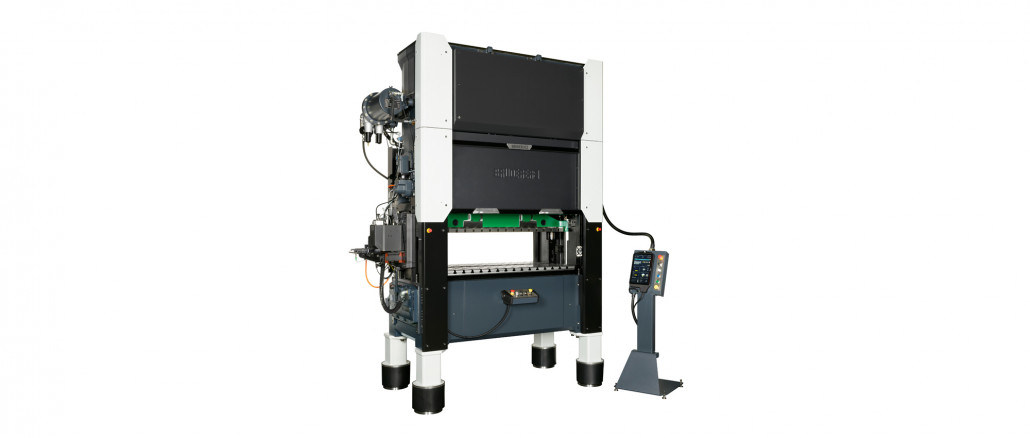 The BSTL 610-150 is the second model in Bruderer’s new BSTL series of fixed-stroke automatic punching presses. This cost-optimized machine is equipped with the new B3 machine control system and the BSV 250L servo feed unit. © Bruderer