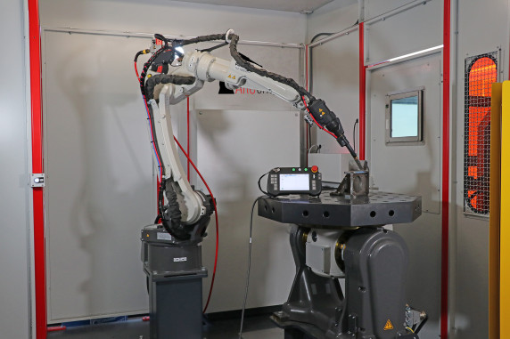 Das Arcentre auf der Euroblech kann mit Positionierern, Werkstückwechselsystemen sowie automatisierten Be- und Entladesystemen ausgestattet werden. © ERL