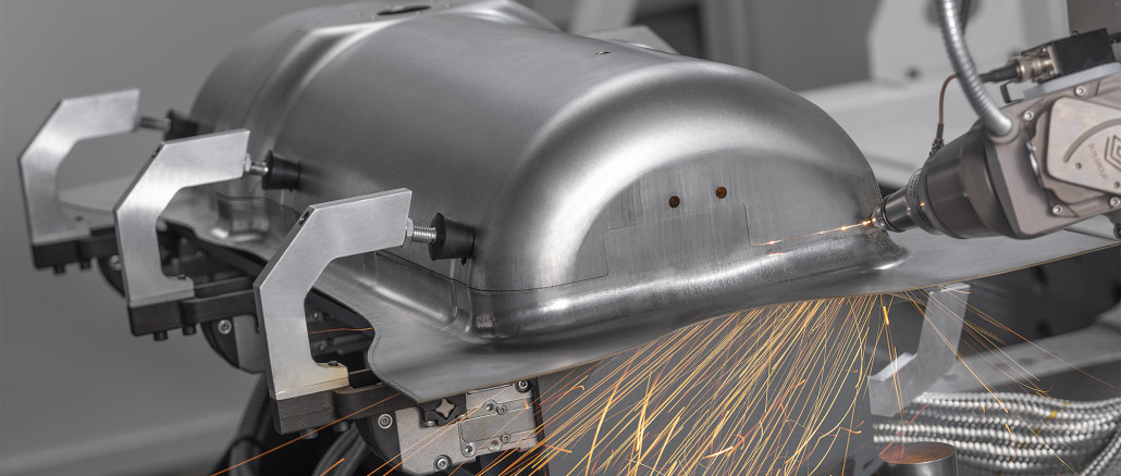 Mit einem Z-Achsen-Verfahrweg von 750 mm kann die neue LT-Free 3015 größere Bauteile als bisher bearbeiten. © BLM